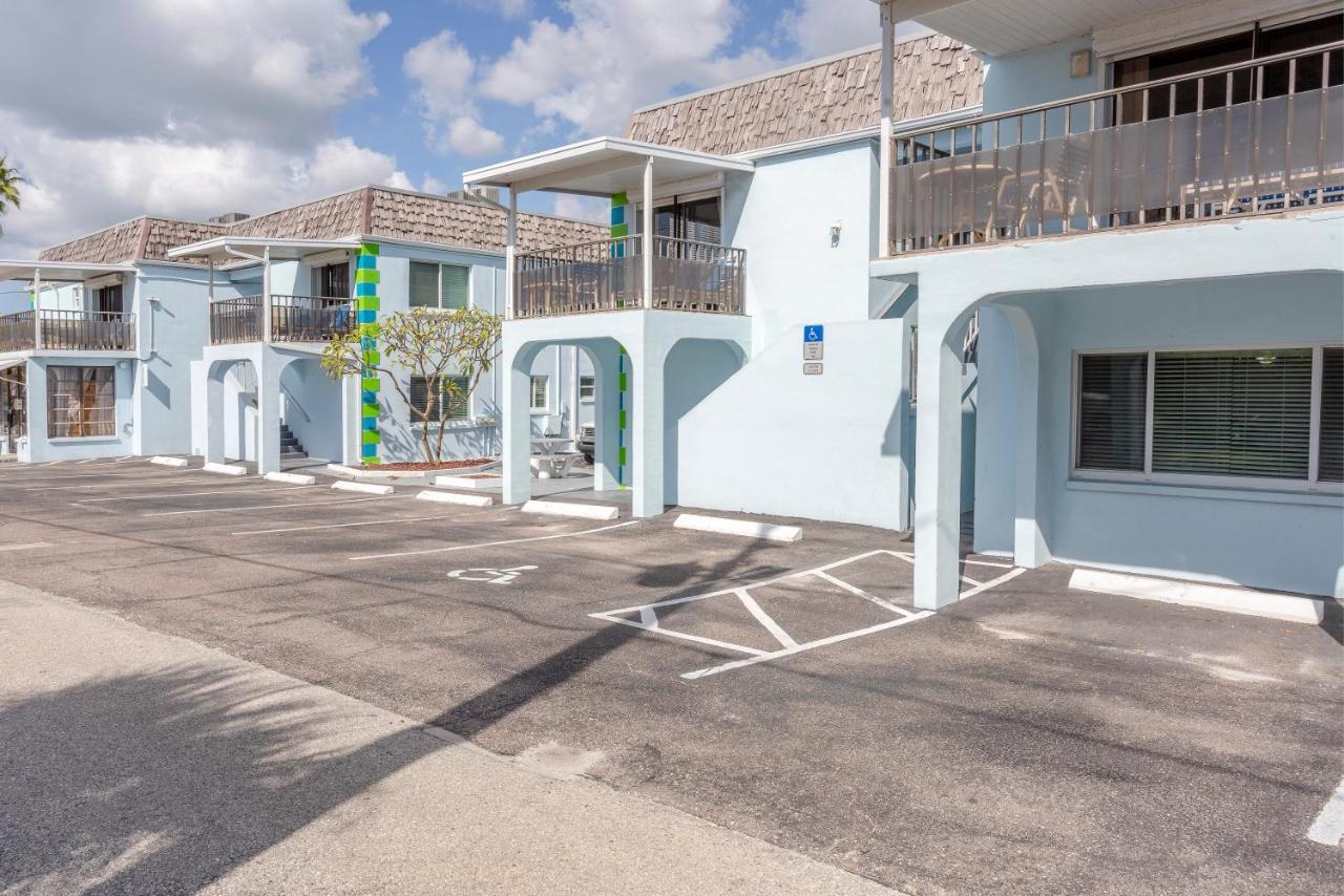 Twins Inn & Apartments St. Pete Beach Zewnętrze zdjęcie